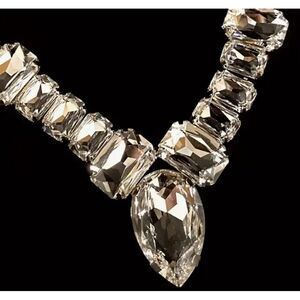 🔷 NEW fashionable & stylish rhinestone bib statement necklace 🔷